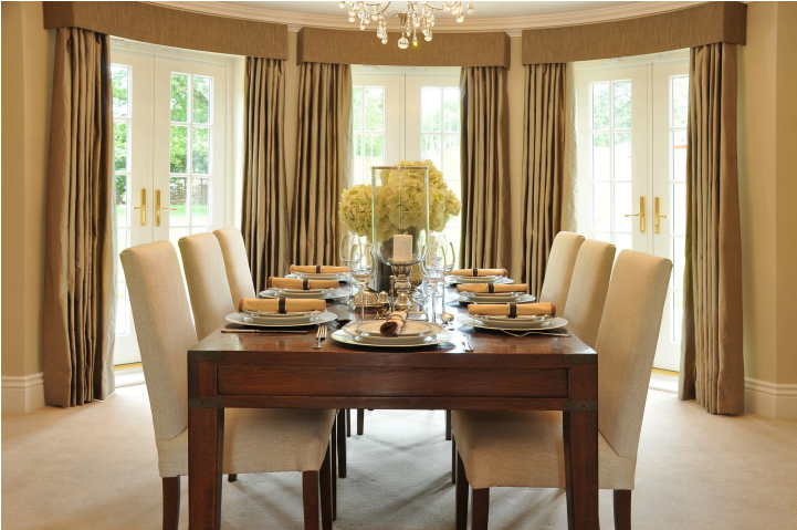 Elegant private dining room setup with luxurious table decor, ideal for exclusive private celebrations, luxury home catering, and premium culinary experiences.